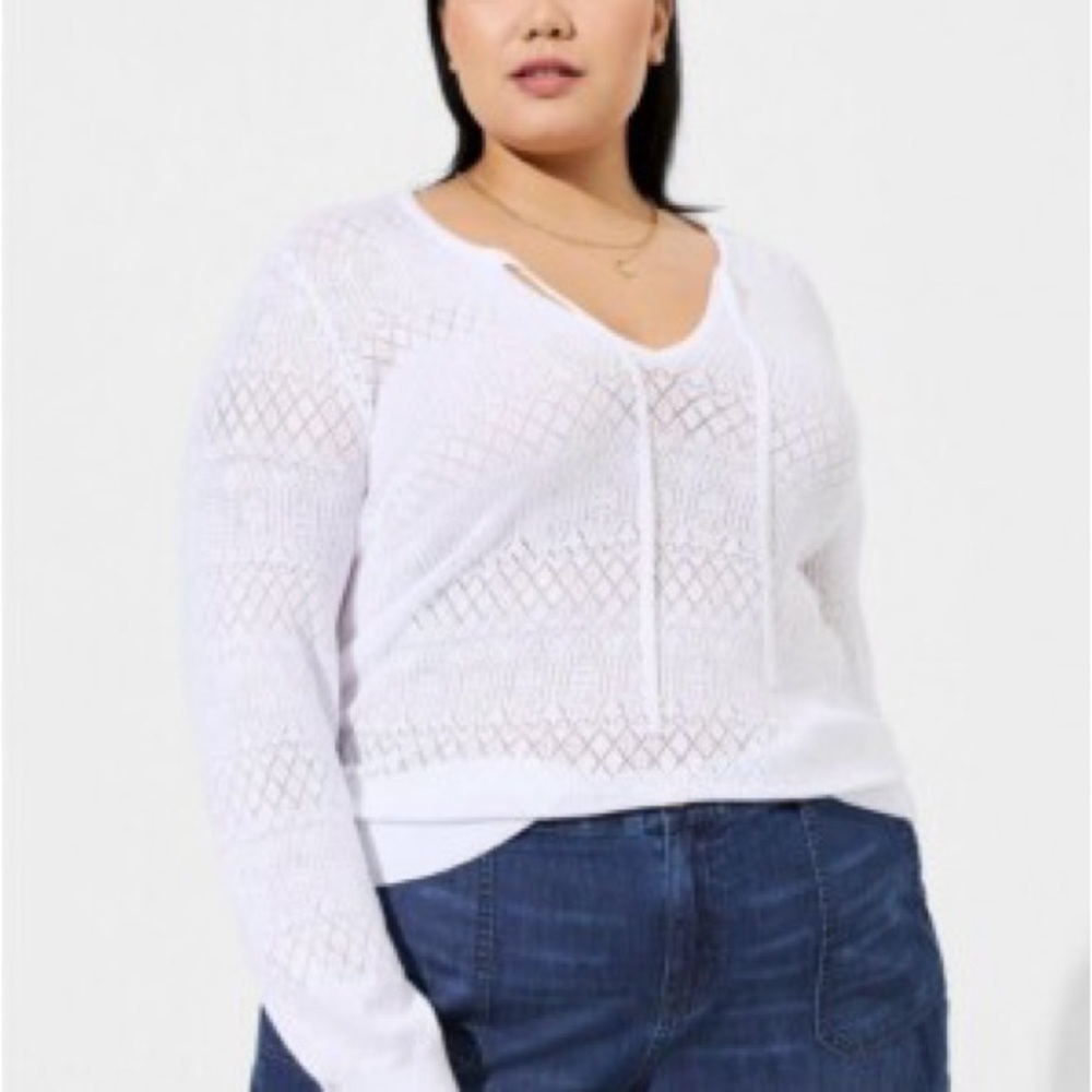 309 - Torrid White Pull-Over Sweater with ties